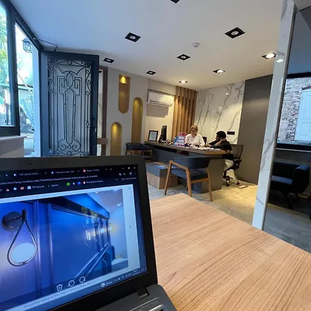 The Reina 3* Istanbul