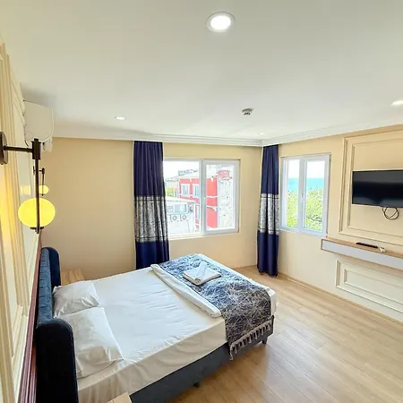 The Reina Отель 3*