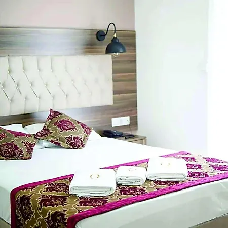 The Reina Hotel