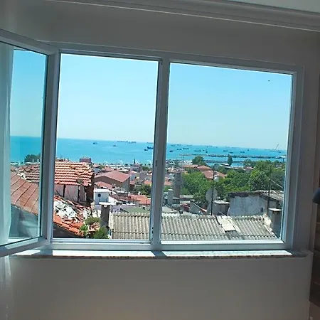 Hotel The Reina 3*