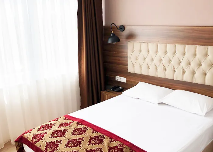 The Reina Отель