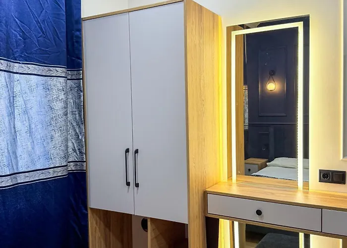 The Reina Отель