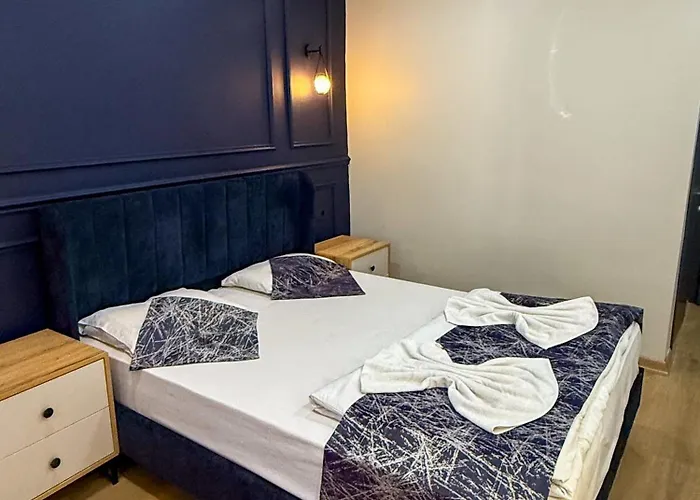 The Reina Отель 3*