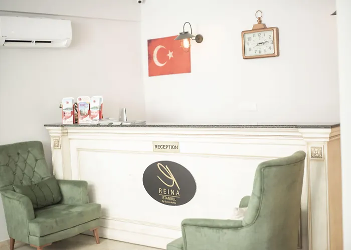 Отель The Reina 3*