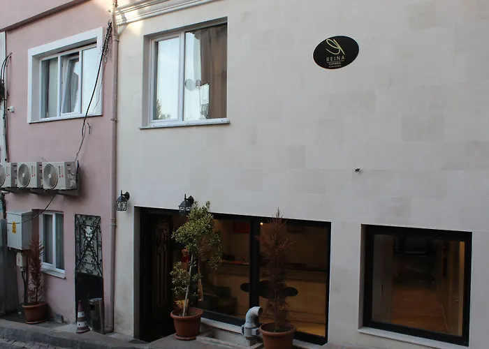 Отель The Reina Стамбул