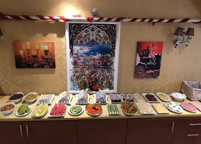 The Reina Отель Стамбул