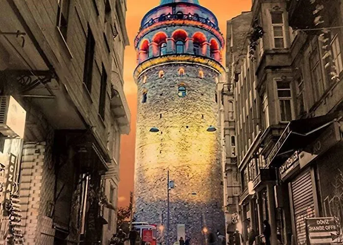 Отель The Reina 3*