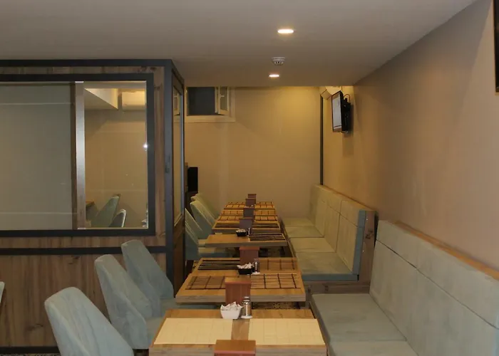 The Reina Отель