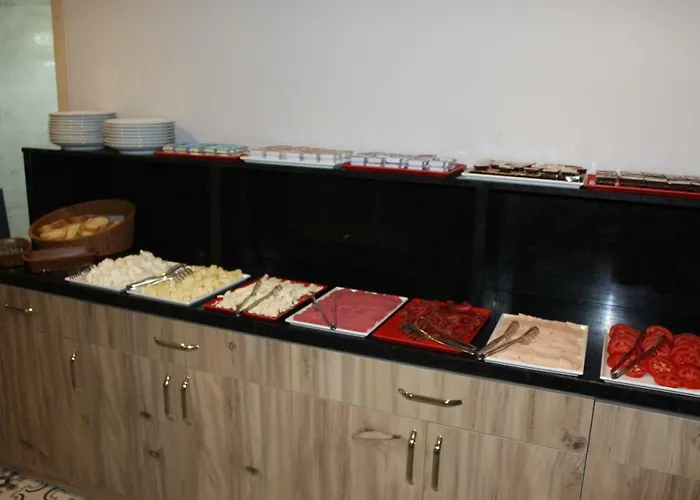 The Reina Отель 3*