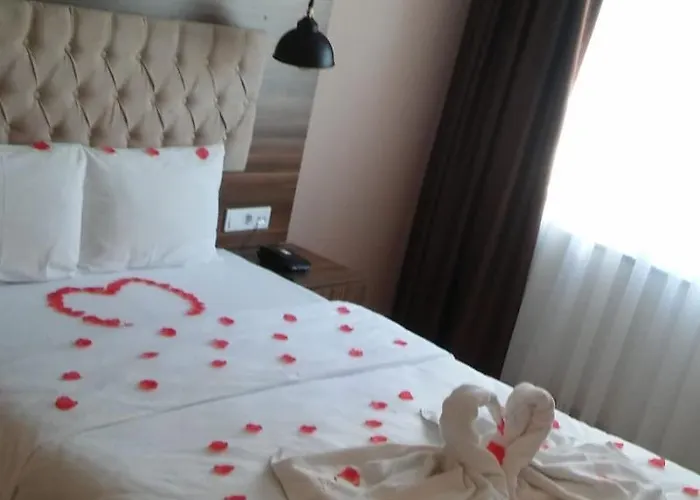 The Reina Отель Стамбул