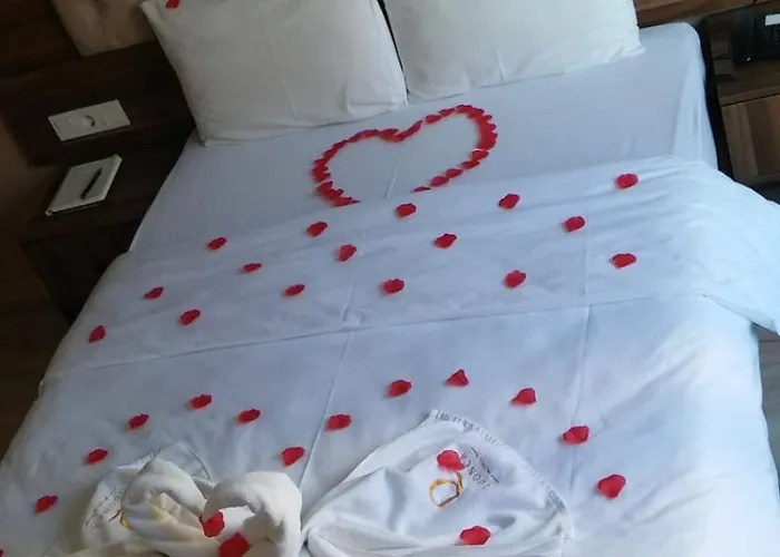 The Reina Отель 3*