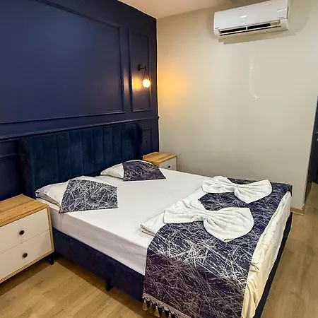 The Reina Szálloda 3*