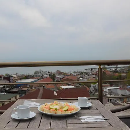 The Reina 3* Estambul